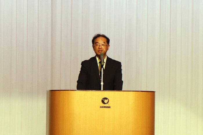 <ご挨拶> 山形大学医学部東日本重粒子センター長 岩井 岳夫